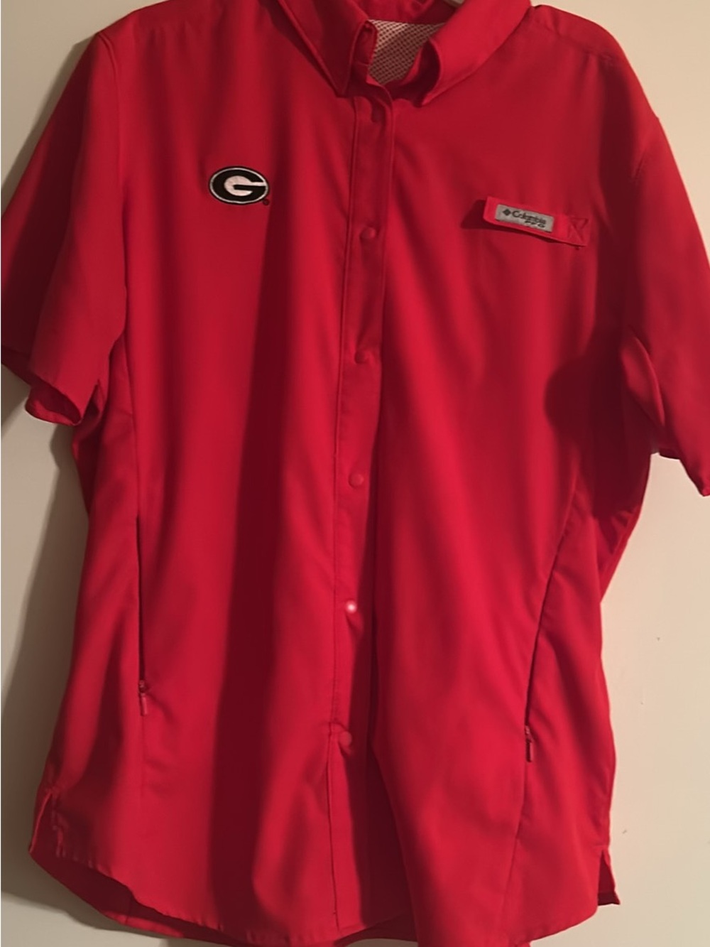 Columbia Women’s Short-Sleeve Red Performance Shirt - Georgia Bulldogs Logo